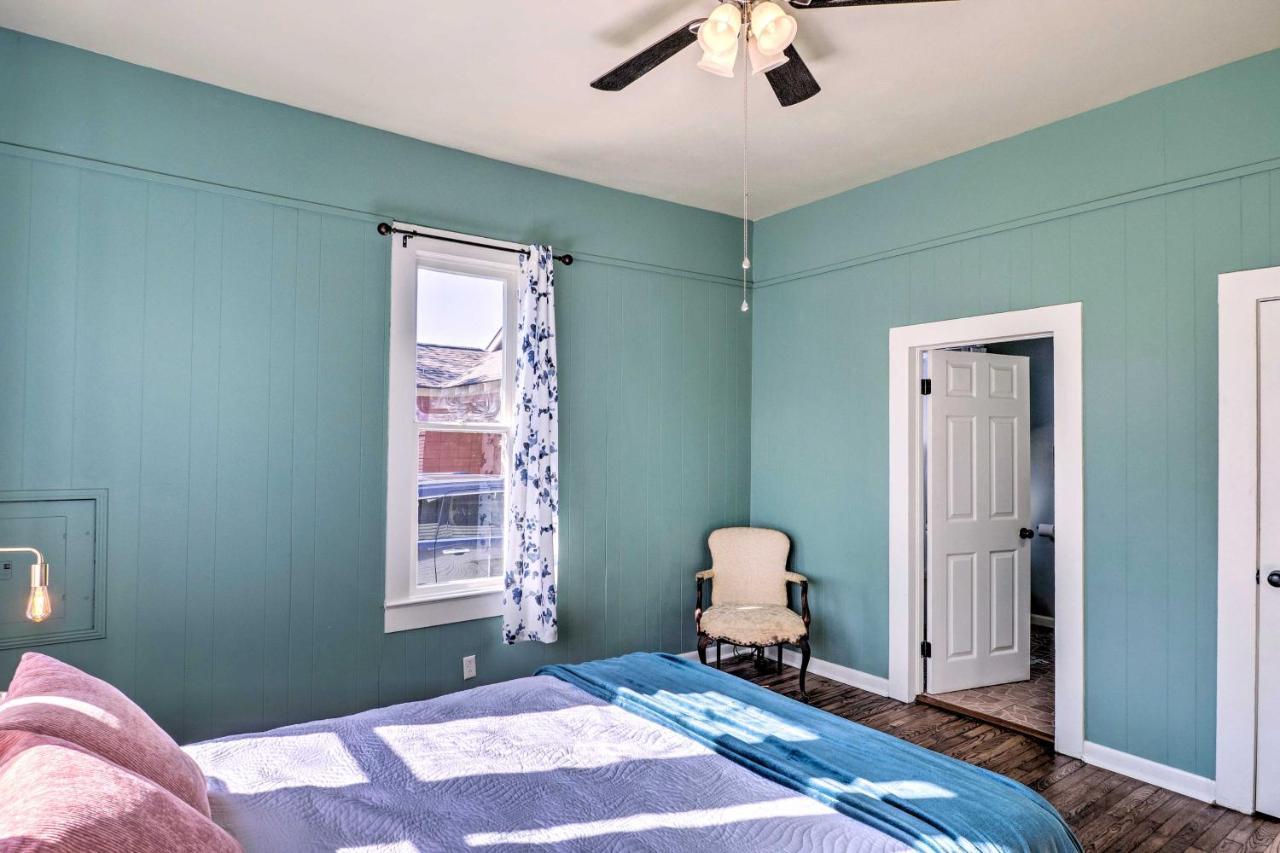 Lake Charles Cottage With Fireplace And Yard! Eksteriør billede