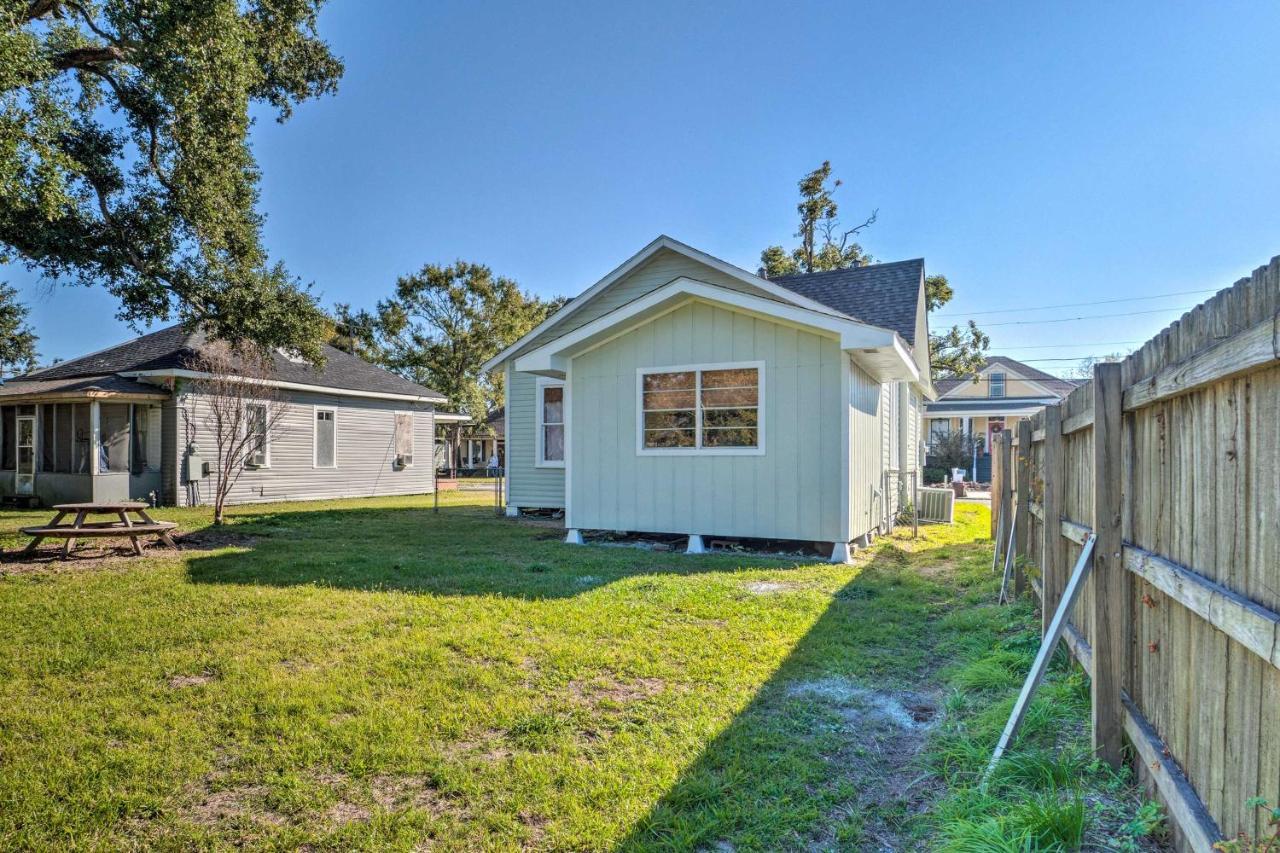 Lake Charles Cottage With Fireplace And Yard! Eksteriør billede